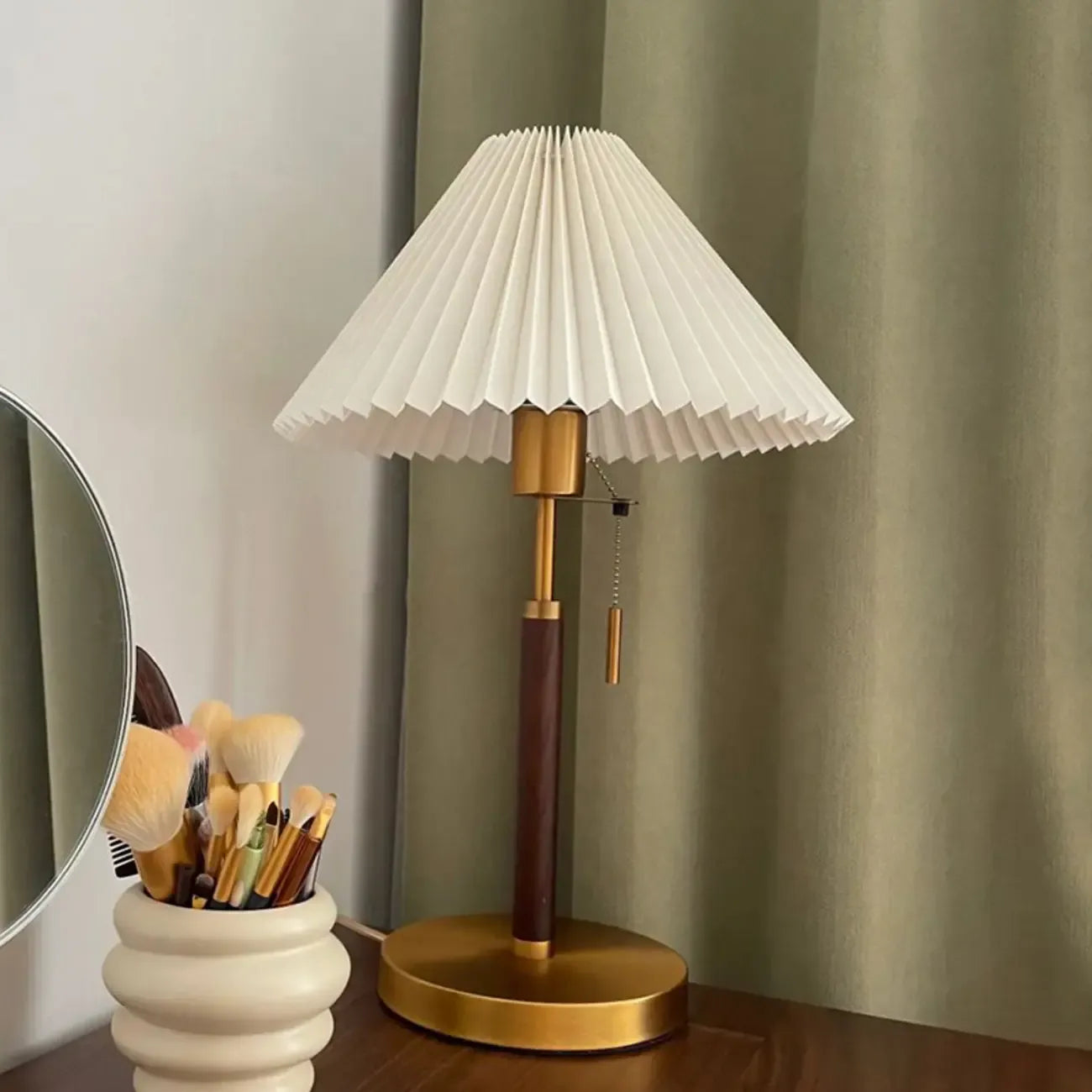 Elegant Fabric Pleated Table Lamp with Pull Chain for Bedroom