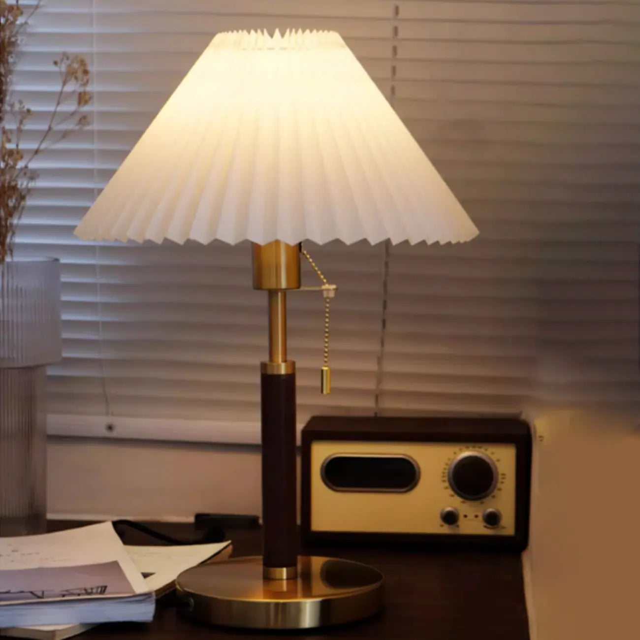 Elegant Fabric Pleated Table Lamp with Pull Chain for Bedroom