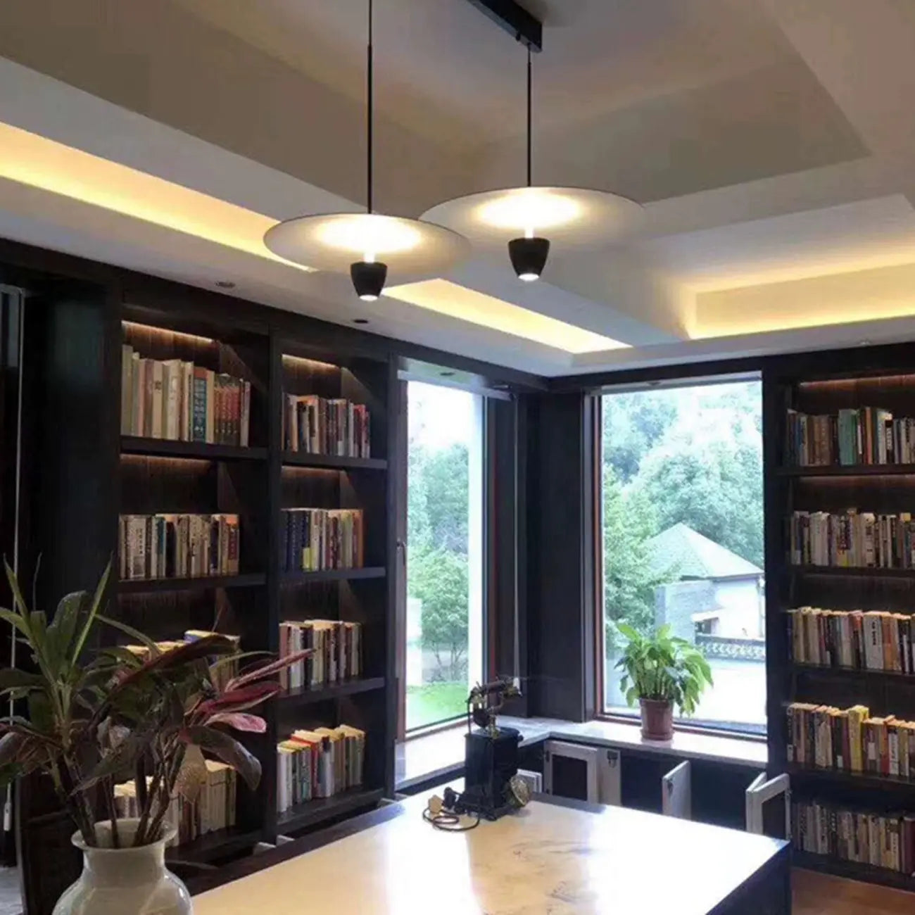 Modern Black Metal LED Island Pendant Light for Kitchen Area