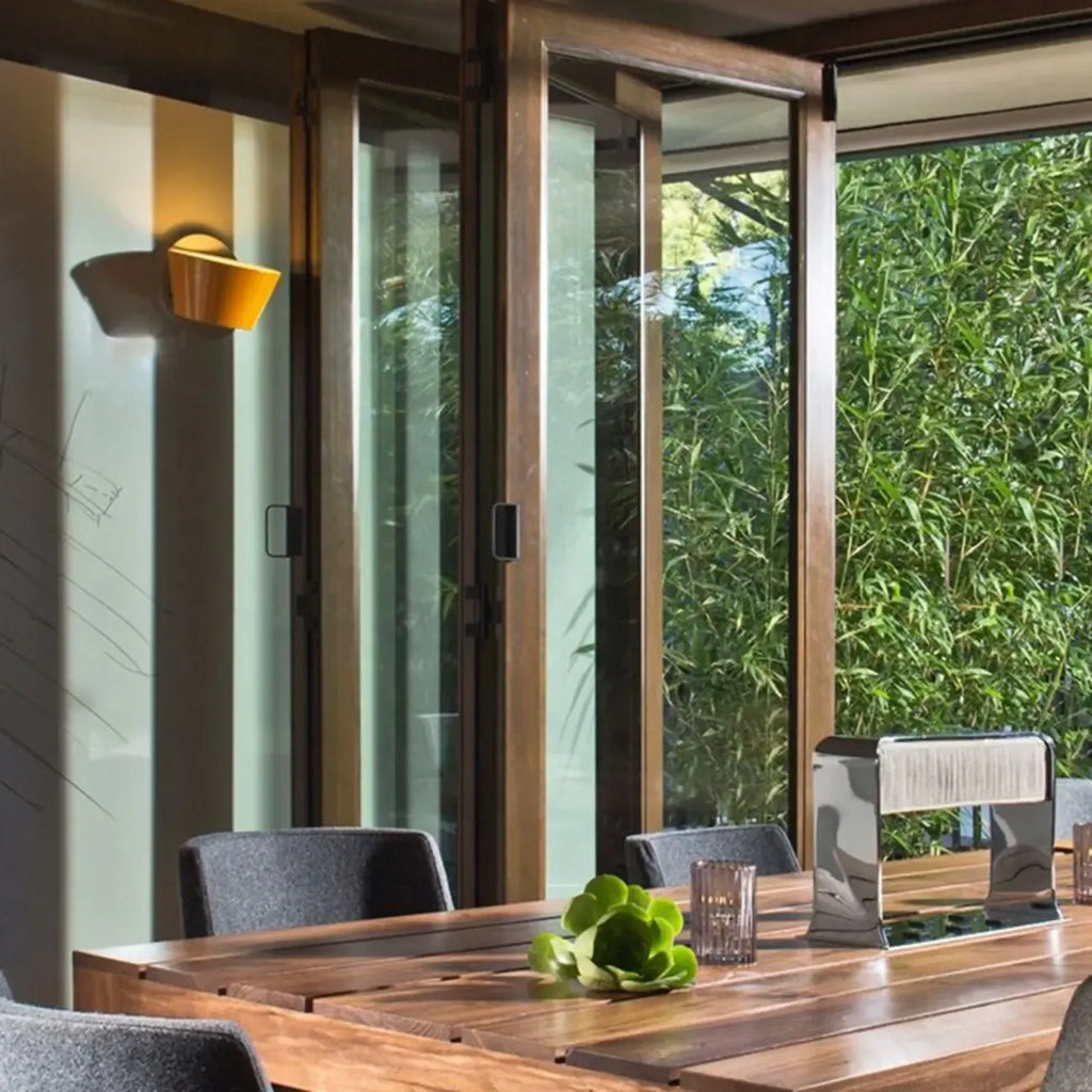 Contemporary Art Decor Metal Rotatable Wall Sconce