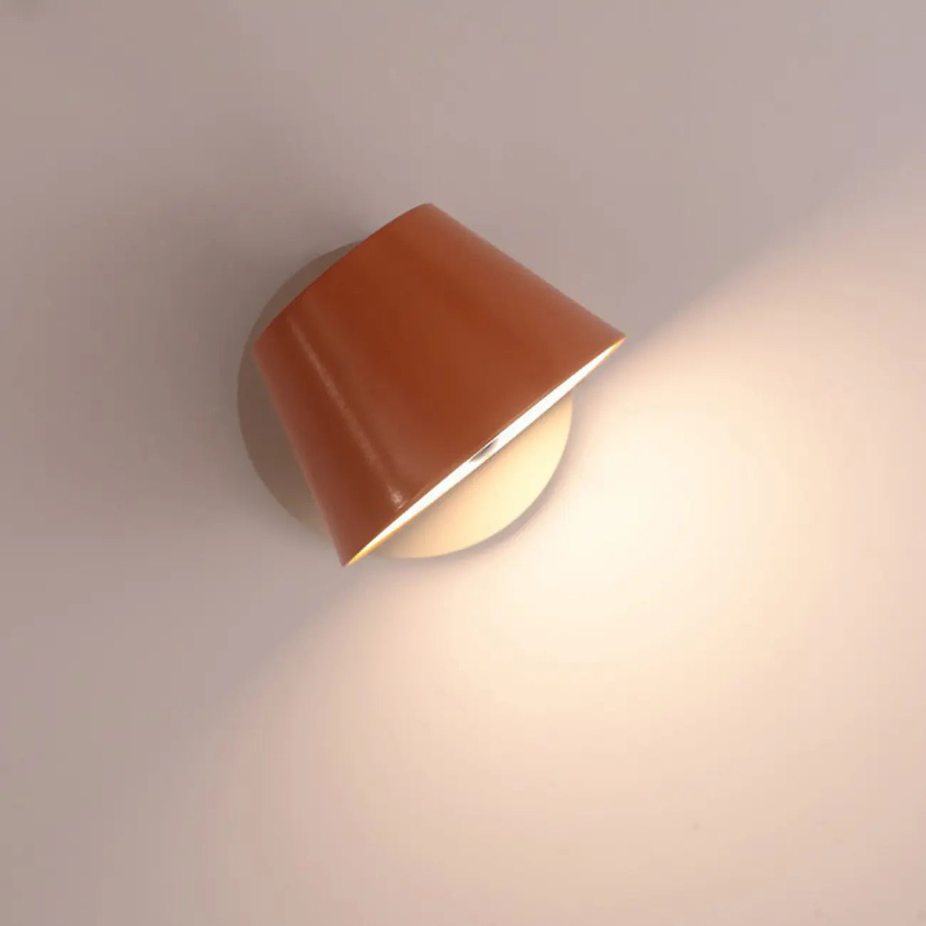 Contemporary Art Decor Metal Rotatable Wall Sconce