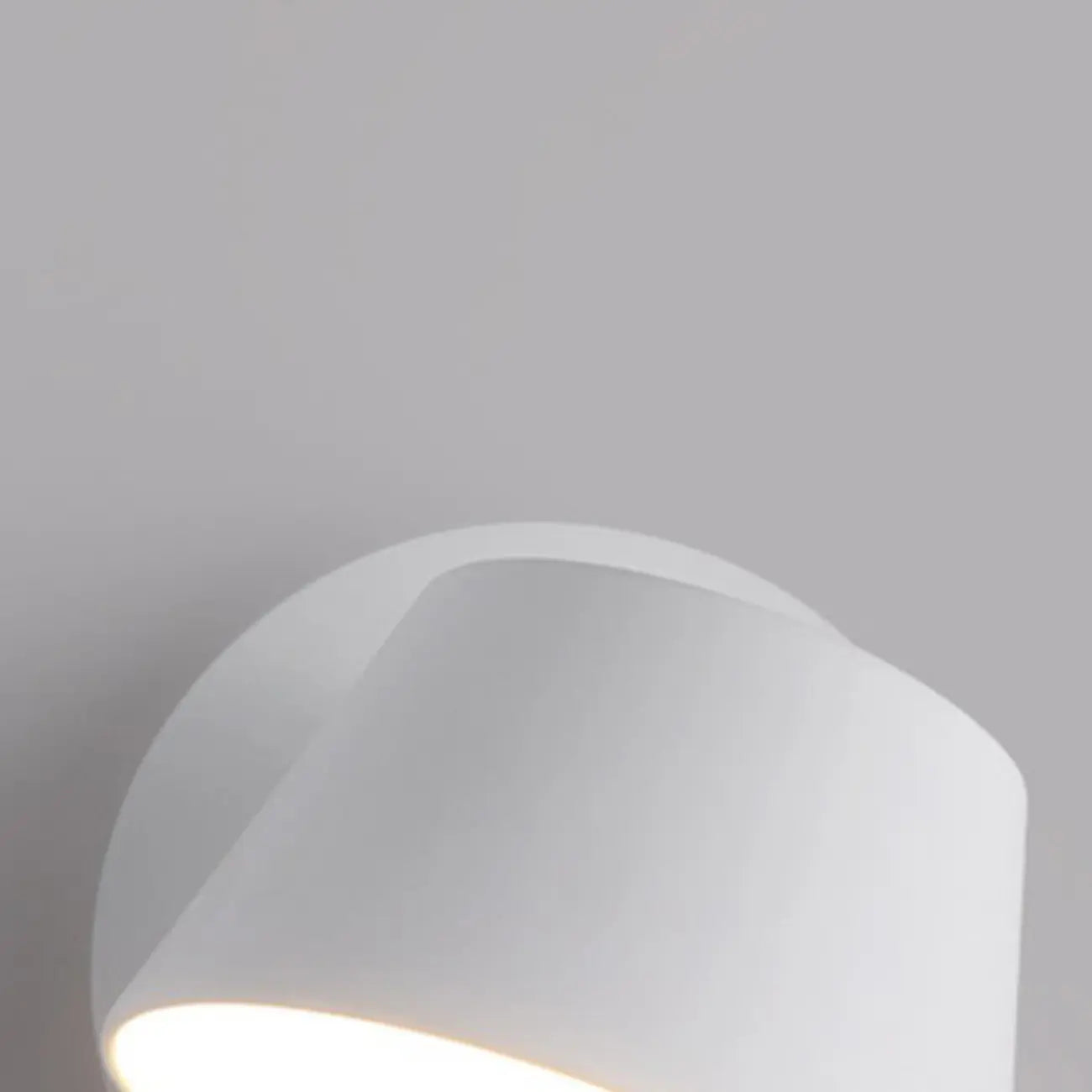 Contemporary Art Decor Metal Rotatable Wall Sconce