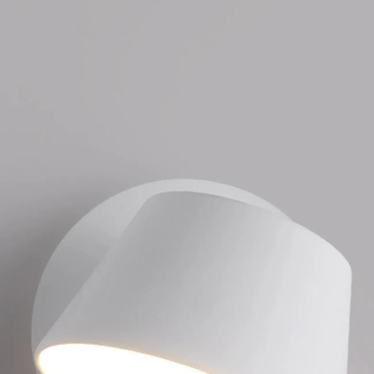 Contemporary Art Decor Metal Rotatable Wall Sconce