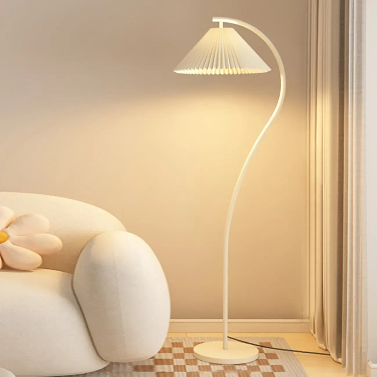 Modern Pleated Fabric White Metal 61 Floor Lamp