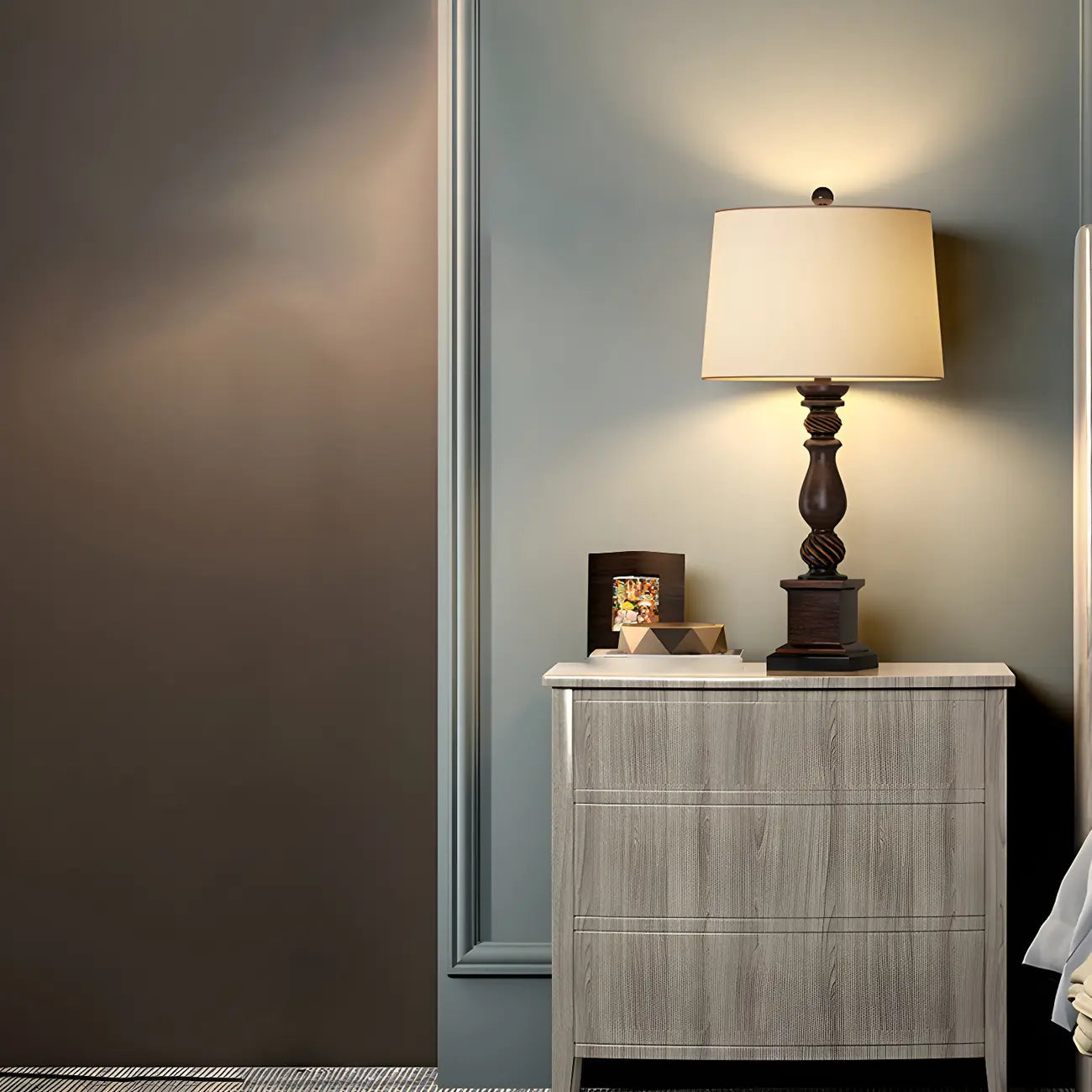 Traditional Brown Resin LED Table Lamp for Bedside Lighting