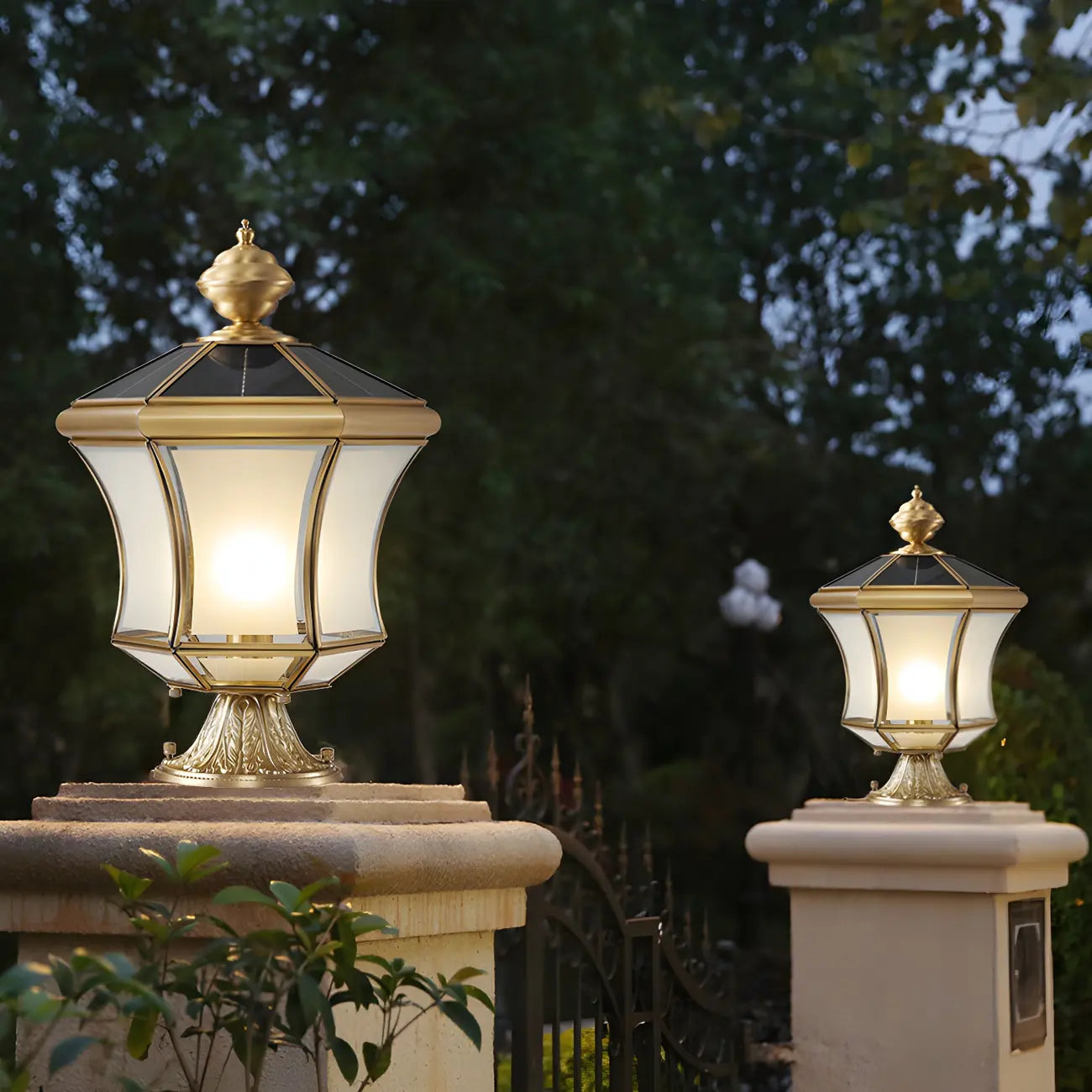 Classic Brass Curved Solar Outdoor Post Lights